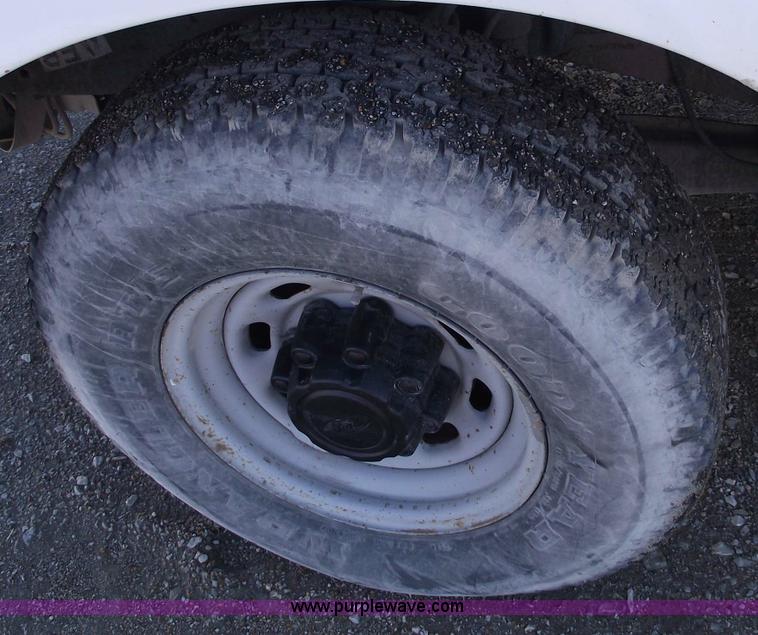 image for item 5427 2000 Ford F250 XL Super Duty pickup truck