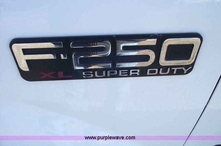 image for item 5427 2000 Ford F250 XL Super Duty pickup truck