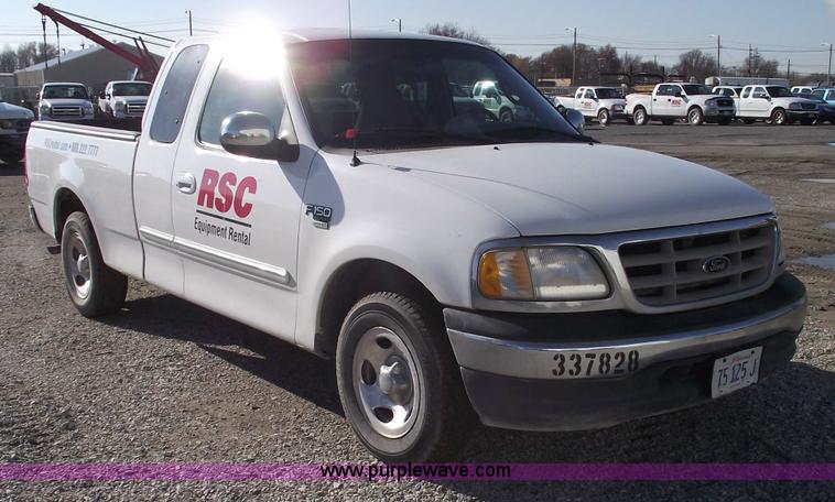 image for item 5428 2000 Ford F150 XLT extended cap pickup truck