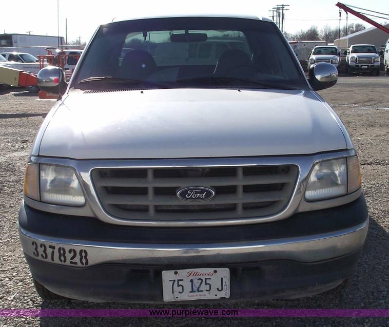 image for item 5428 2000 Ford F150 XLT extended cap pickup truck