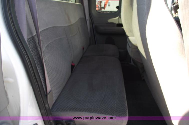 image for item 5428 2000 Ford F150 XLT extended cap pickup truck