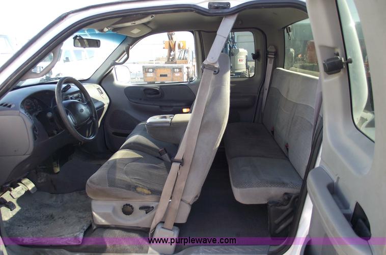 image for item 5428 2000 Ford F150 XLT extended cap pickup truck