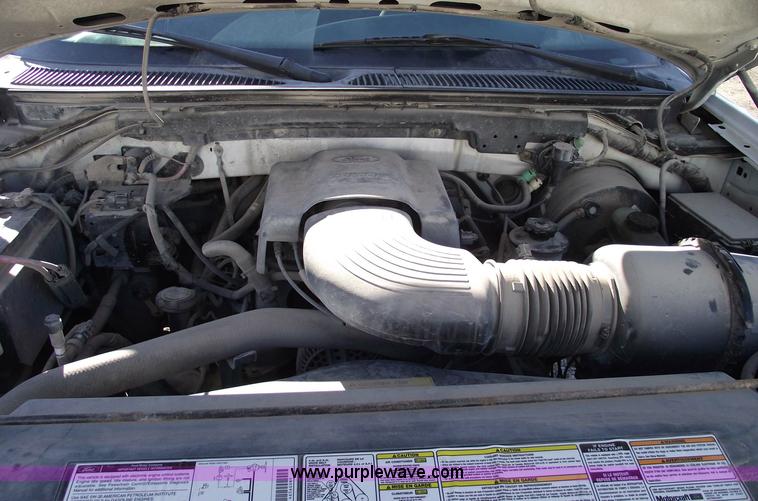 image for item 5428 2000 Ford F150 XLT extended cap pickup truck