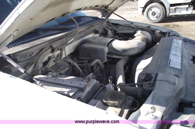 image for item 5428 2000 Ford F150 XLT extended cap pickup truck