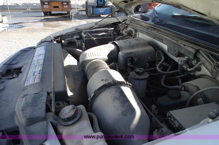 image for item 5428 2000 Ford F150 XLT extended cap pickup truck