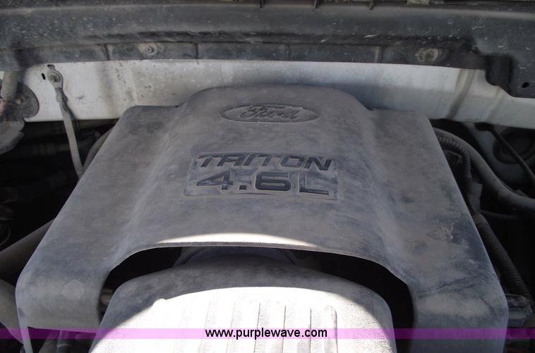 image for item 5428 2000 Ford F150 XLT extended cap pickup truck