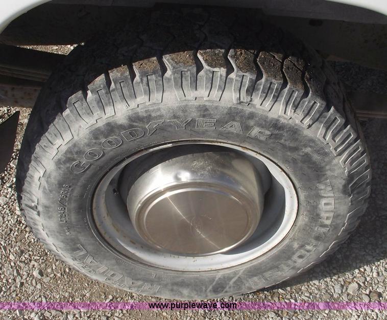 image for item 5429 2000 Ford Econoline E250 cargo van