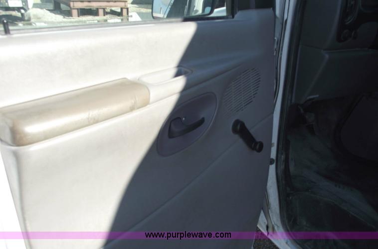 image for item 5429 2000 Ford Econoline E250 cargo van