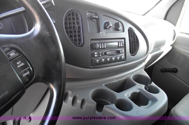 image for item 5429 2000 Ford Econoline E250 cargo van