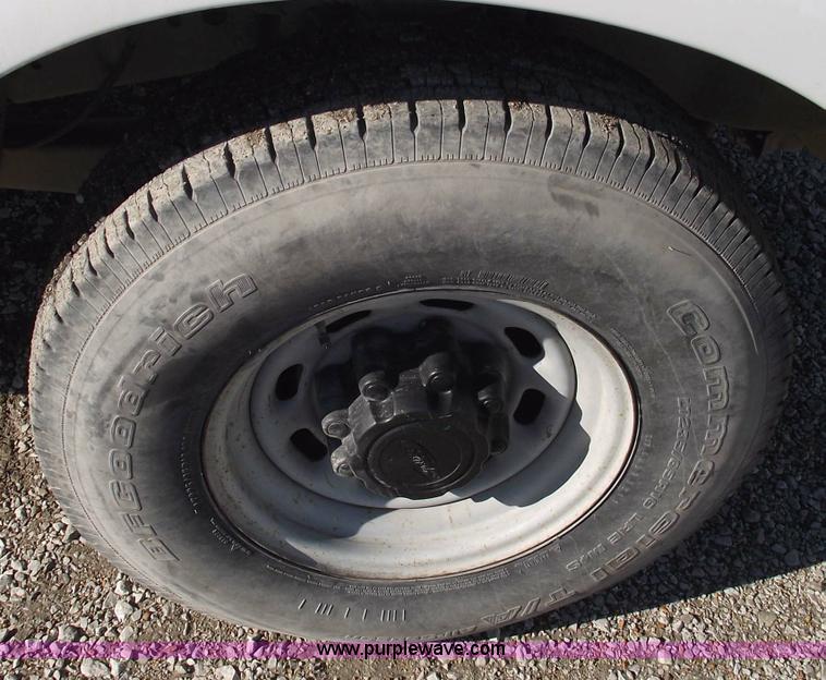 image for item 5430 2000 Ford F250 XL Super Duty pickup truck