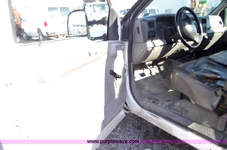 image for item 5430 2000 Ford F250 XL Super Duty pickup truck