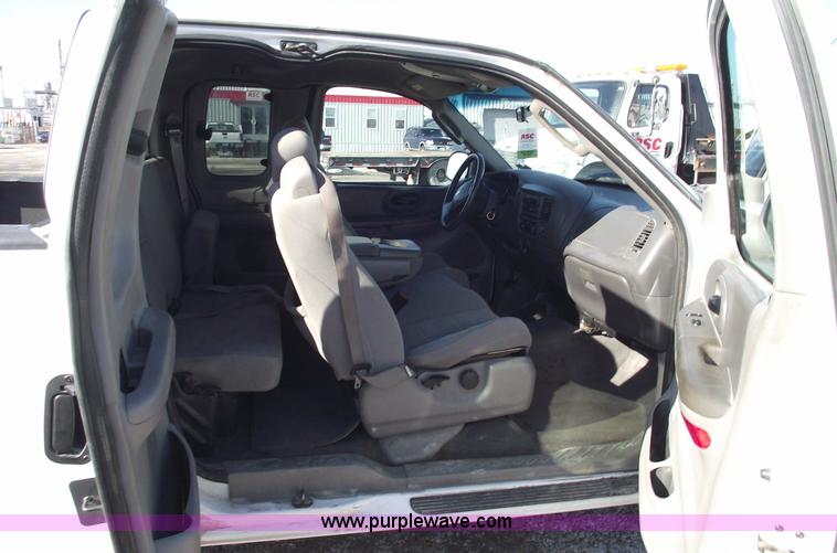 image for item 5431 2004 Ford F150 XLT extended cab pickup truck