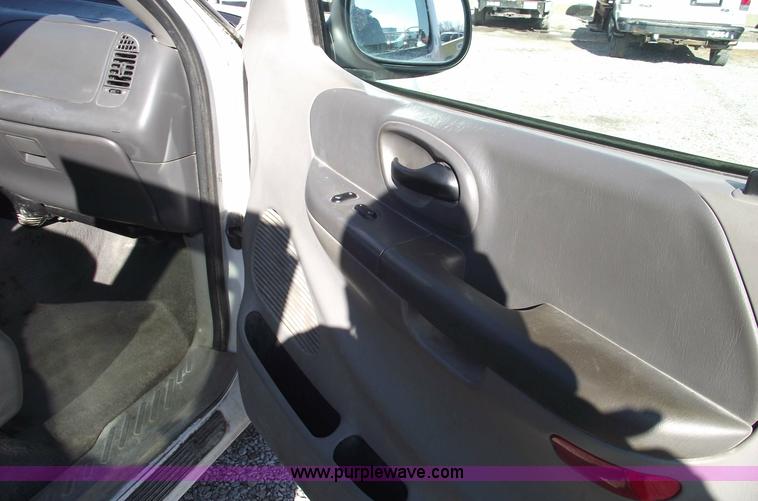 image for item 5431 2004 Ford F150 XLT extended cab pickup truck