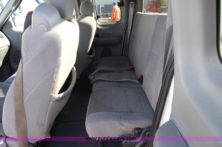 image for item 5431 2004 Ford F150 XLT extended cab pickup truck