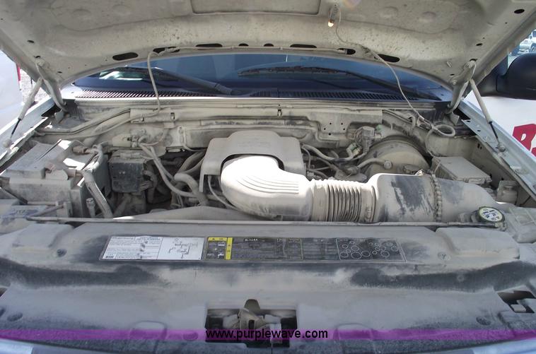 image for item 5431 2004 Ford F150 XLT extended cab pickup truck