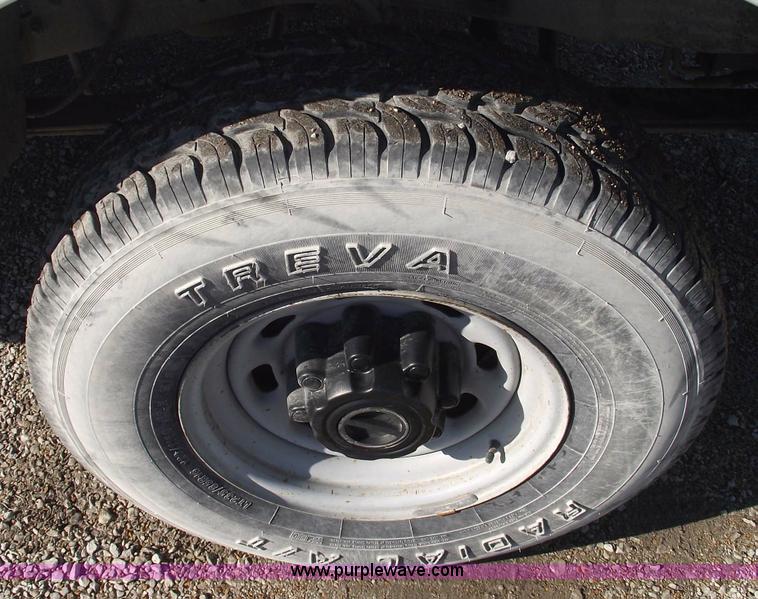 image for item 5432 2004 Ford F250 XL Super Duty pickup truck