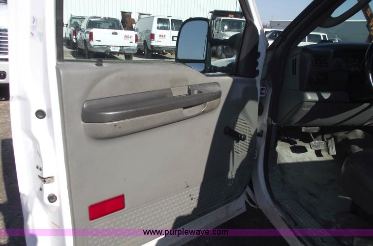 image for item 5432 2004 Ford F250 XL Super Duty pickup truck