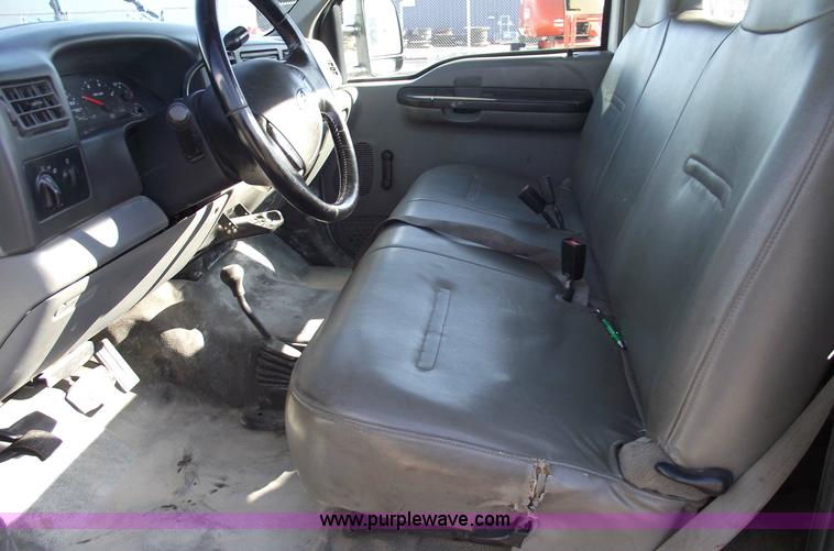 image for item 5432 2004 Ford F250 XL Super Duty pickup truck