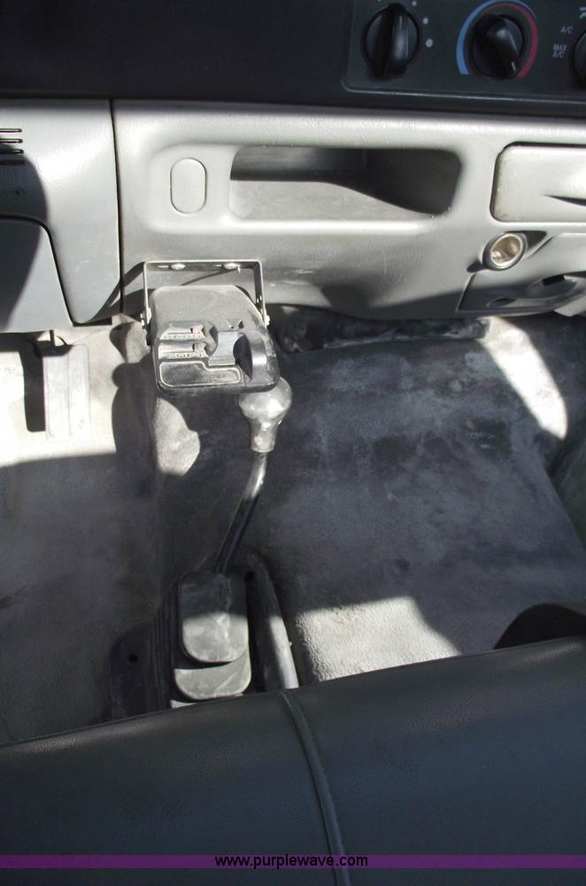 image for item 5432 2004 Ford F250 XL Super Duty pickup truck