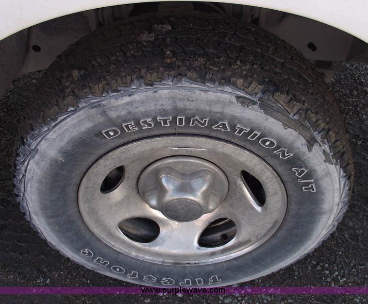 image for item 5433 2002 Ford F150 XLT extended cab pickup truck