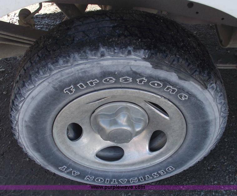 image for item 5433 2002 Ford F150 XLT extended cab pickup truck