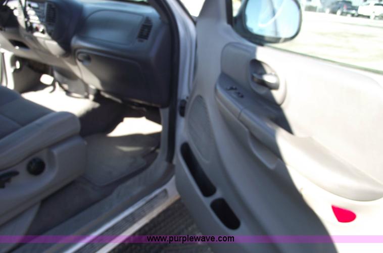 image for item 5433 2002 Ford F150 XLT extended cab pickup truck