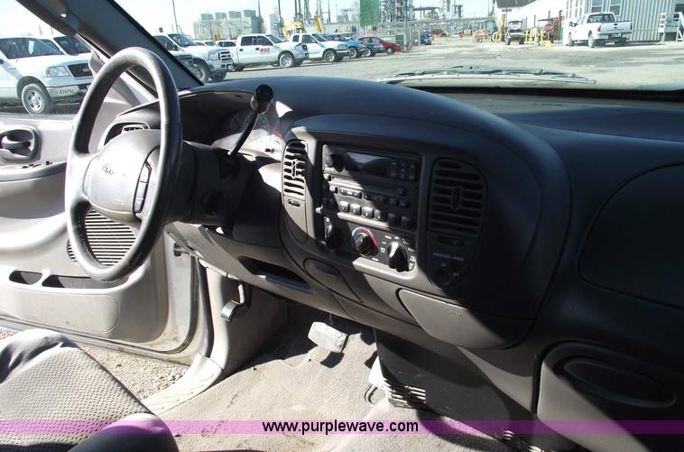 image for item 5433 2002 Ford F150 XLT extended cab pickup truck