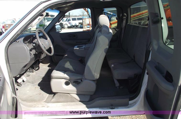 image for item 5433 2002 Ford F150 XLT extended cab pickup truck