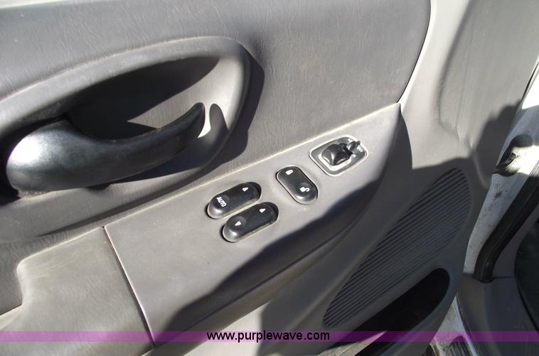 image for item 5433 2002 Ford F150 XLT extended cab pickup truck