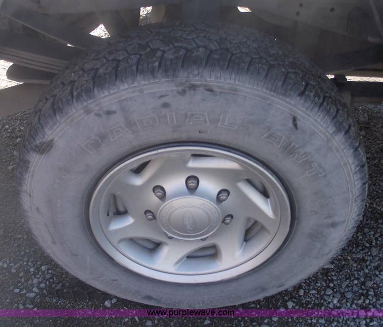 image for item 5435 2002 Ford F250 XLT Super Duty extended cab pickup truck