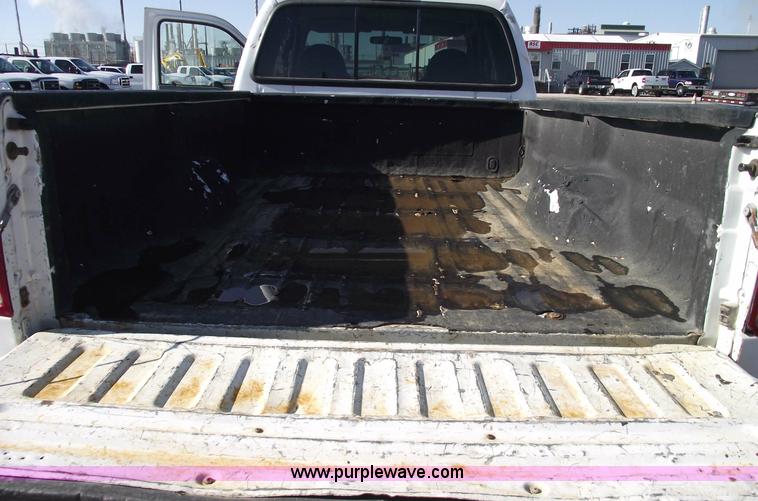 image for item 5435 2002 Ford F250 XLT Super Duty extended cab pickup truck