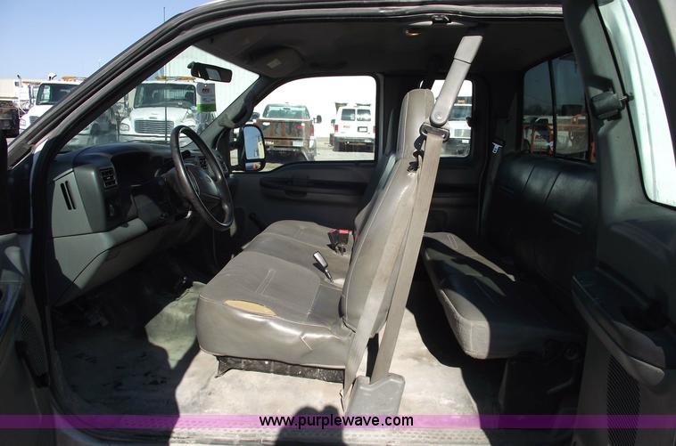 image for item 5435 2002 Ford F250 XLT Super Duty extended cab pickup truck