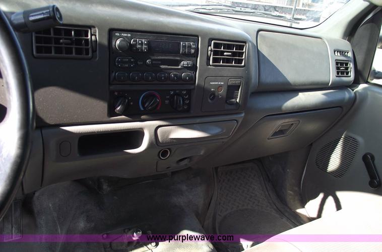 image for item 5435 2002 Ford F250 XLT Super Duty extended cab pickup truck