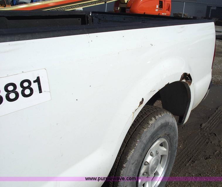 image for item 5435 2002 Ford F250 XLT Super Duty extended cab pickup truck