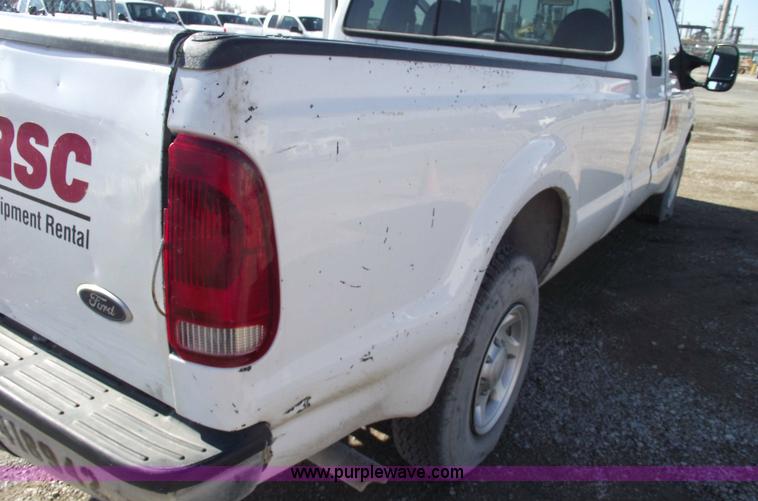 image for item 5435 2002 Ford F250 XLT Super Duty extended cab pickup truck