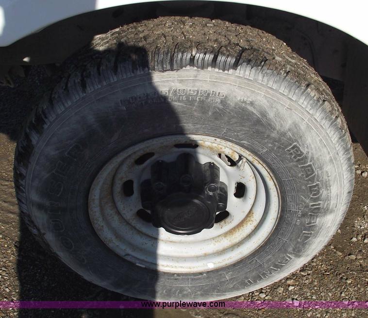 image for item 5436 2000 Ford F250 XL Super Duty pickup truck