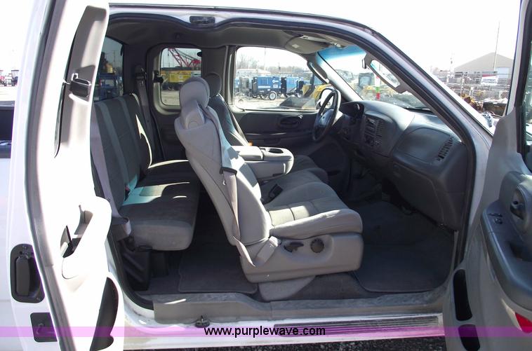 image for item 5437 2002 Ford F150 XLT extended cab pickup truck