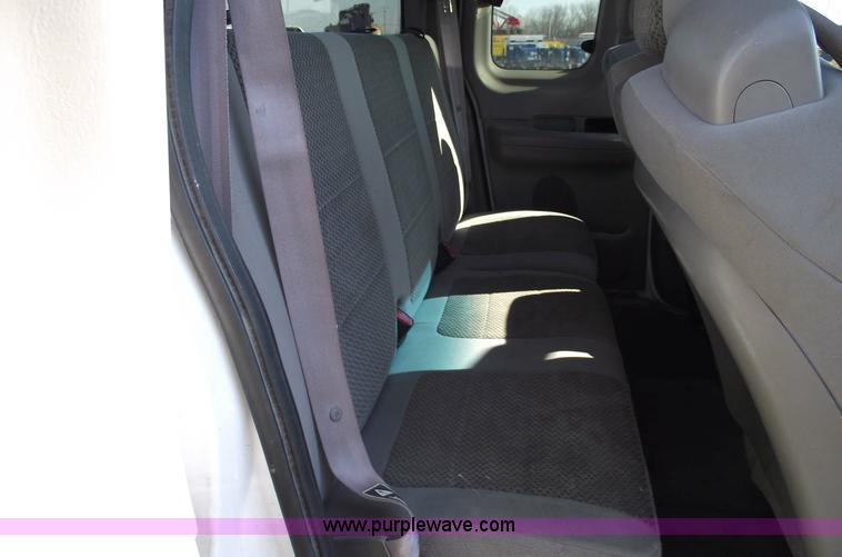 image for item 5437 2002 Ford F150 XLT extended cab pickup truck