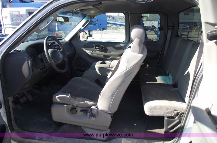 image for item 5437 2002 Ford F150 XLT extended cab pickup truck