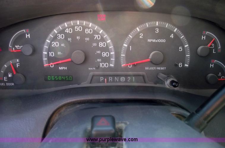 image for item 5437 2002 Ford F150 XLT extended cab pickup truck