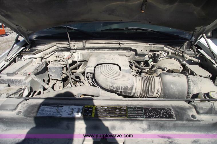 image for item 5437 2002 Ford F150 XLT extended cab pickup truck