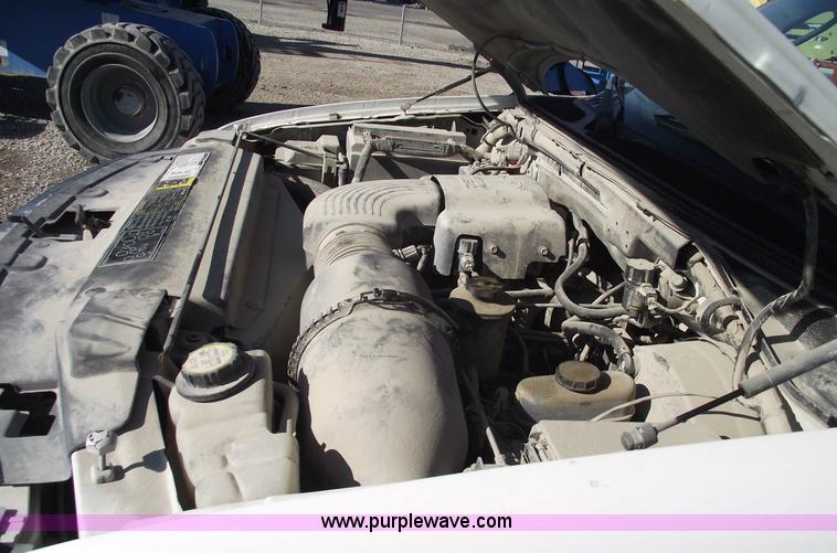 image for item 5437 2002 Ford F150 XLT extended cab pickup truck