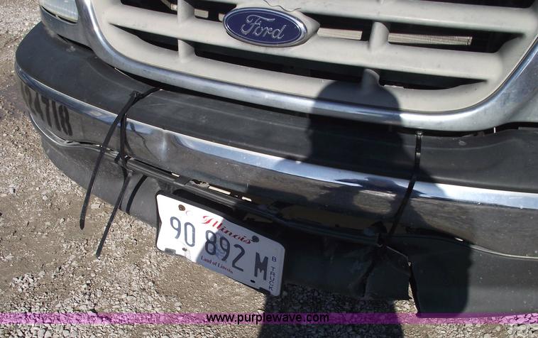 image for item 5437 2002 Ford F150 XLT extended cab pickup truck