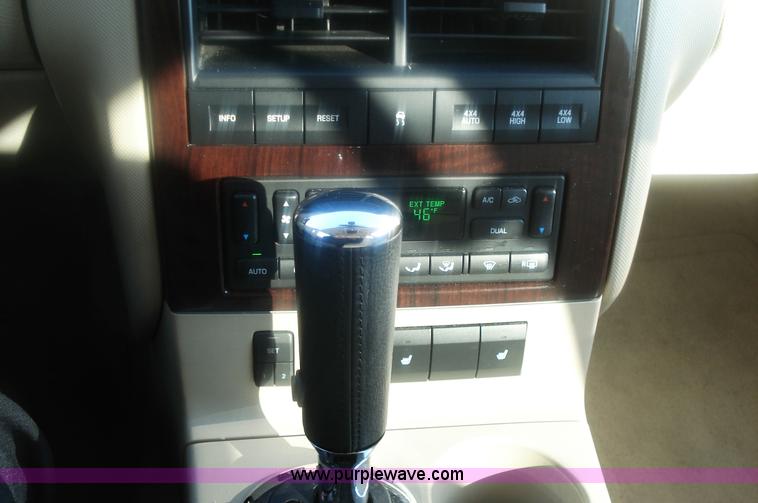 image for item 5997 2006 Ford Explorer Limited