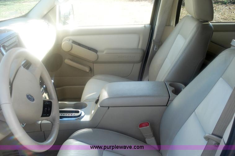image for item 5997 2006 Ford Explorer Limited