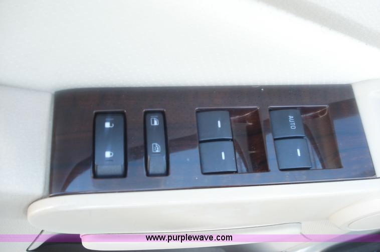 image for item 5997 2006 Ford Explorer Limited