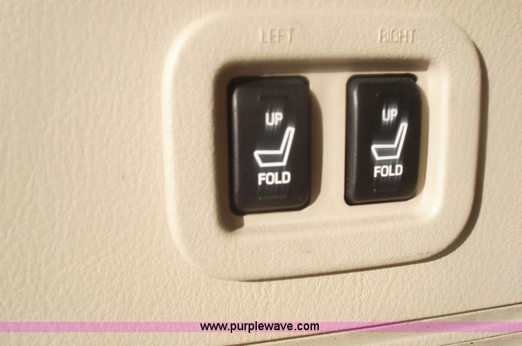 image for item 5997 2006 Ford Explorer Limited