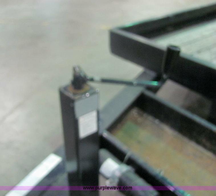 image for item 6755 2005 Towmaster 18' trailer