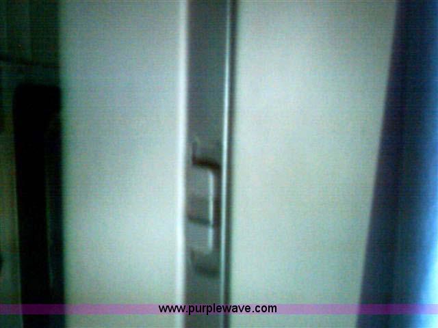 image for item 1000 2003 Freightliner Columbia 120 semi truck