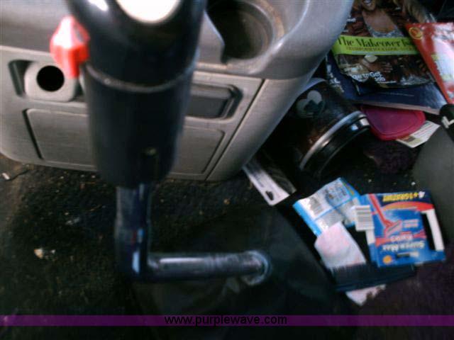 image for item 1000 2003 Freightliner Columbia 120 semi truck